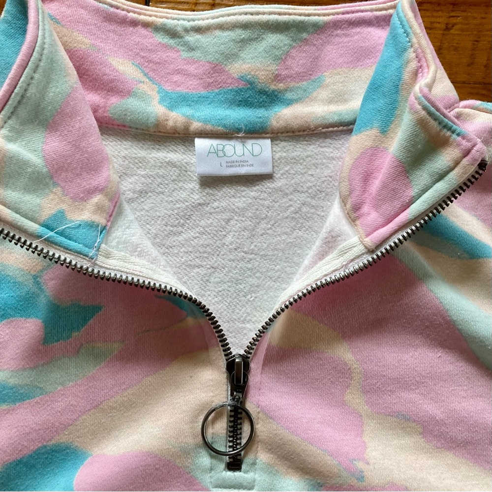 Nordstrom Abound Pink Blue Watercolor Painted Cropped Camo Sweatshirt Size L - Picture 4 of 7
